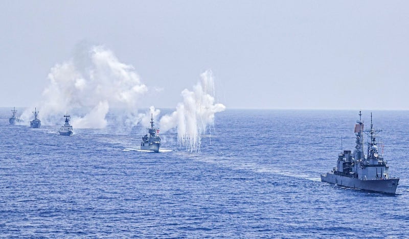 在台湾,国防部22号于东部海域,执行海空联合操演。(国防部提供)