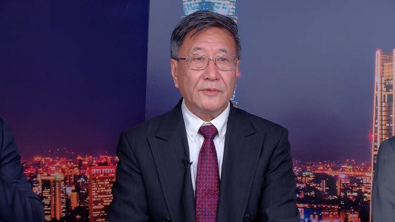 旅美经济学者程晓农表示,冷战2.0版开打,贸易是弱敌工具。(截屏自《亚洲很想聊》节目)