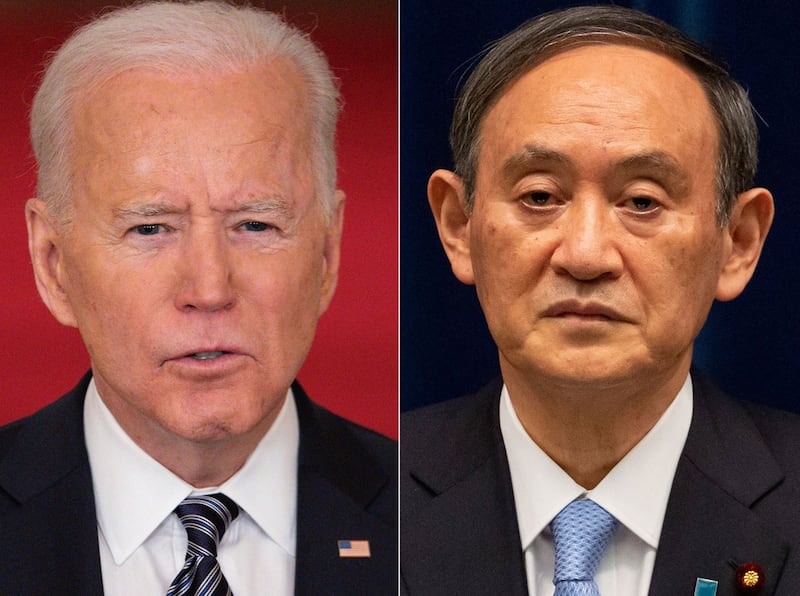 美国与日本首脑峰会预计16日在华盛顿登场。图为,美国总统拜登与日本首相菅义伟。(AFP)