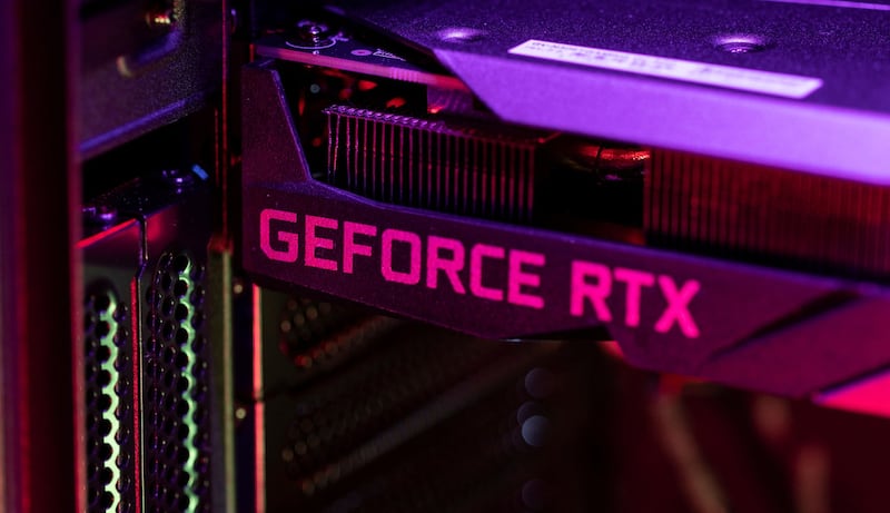 一张英伟达GeForce RTX显卡（路透社）