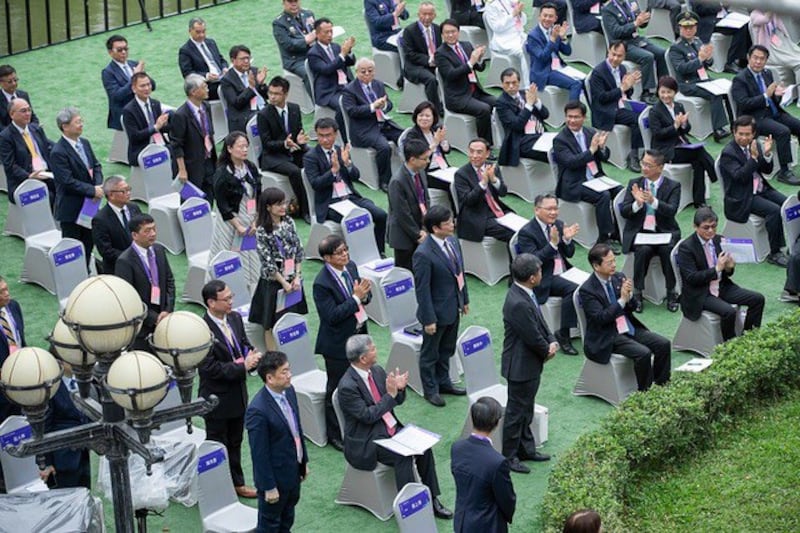 受新冠肺炎疫情影响,蔡英文就职演说采户外进行,仅邀请200多名宾客,不开放媒体采访,防疫有功人员获蔡点名表扬。(总统府提供)