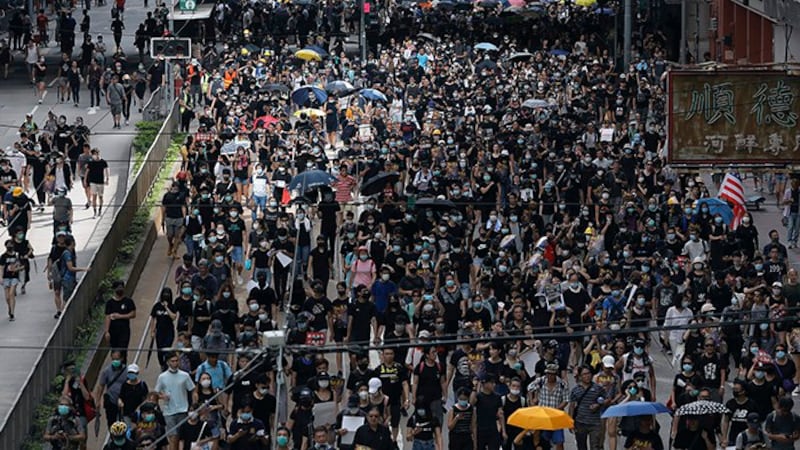 2019年7月28日,香港民众再次上街游行。(美联社)