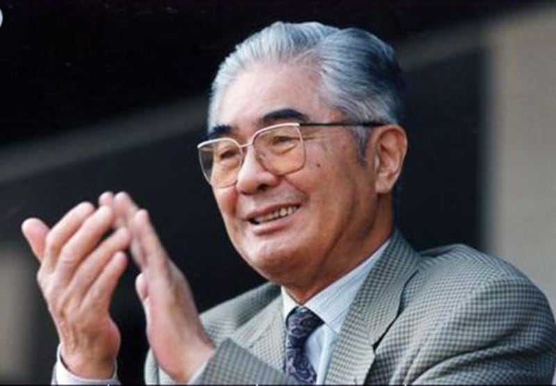 荣毅仁(public domain)