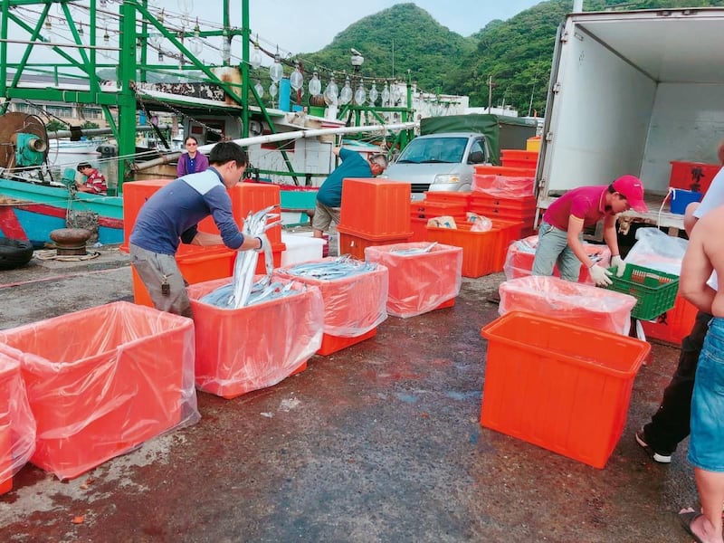 资料照:中国称"台湾白带鱼包装"验阳 禁输入1周。(台湾农委会渔业署脸书)