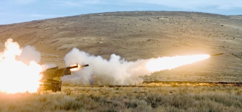 特朗普任内签署售台汉马斯(HIMARS)火箭系统。(美联社)