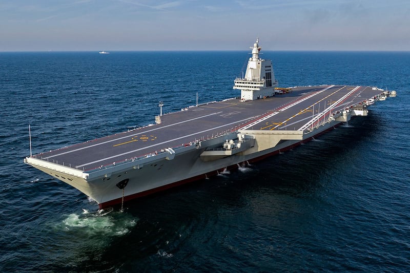 2024年5月1日,中国第三艘航空母舰福建号进行了首次海上试航。根据官方媒体报道,经过8天的试航后,福建号于5月8日返回上海江南造船厂。(Pu Haiyang/Xinhua via AP)