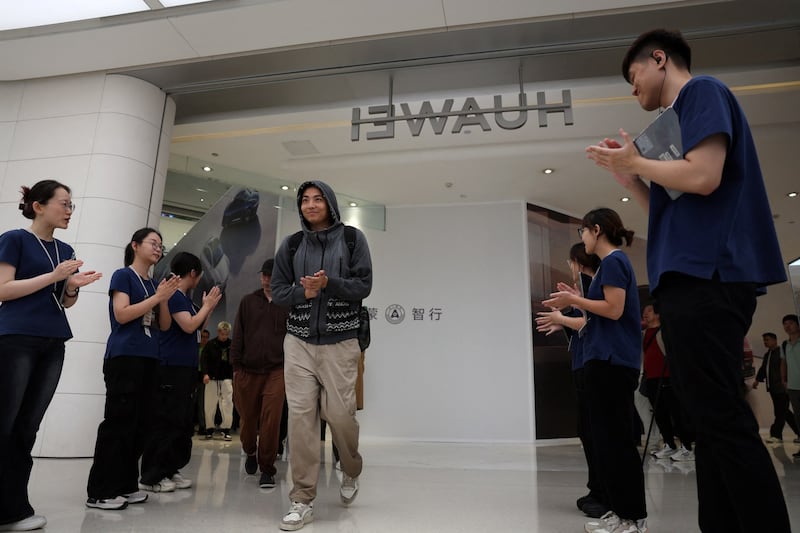 2024-09-20T032440Z_1288720583_RC224AA1MODK_RTRMADP_3_CHINA-HUAWEI-TECH-SMARTPHONES.JPG
