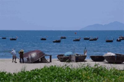 Ngư dân Đà Nẵng nhìn ra biển Đông-AFP photo