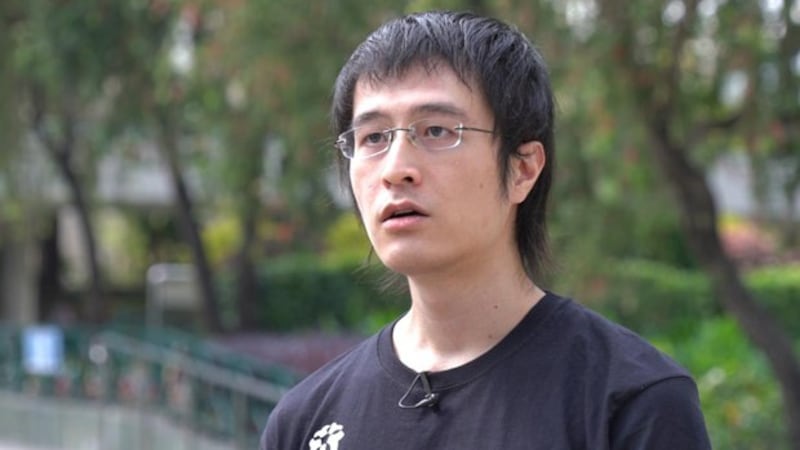 民间组织香港故事成员李宇轩疑因潜逃台湾失败,正被广东公安扣押。(邓颖韬 摄/粤语组)
